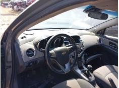 Recambio de caja reles / fusibles para chevrolet cruze (j300) 2.0 cdi referencia OEM IAM 96982038  