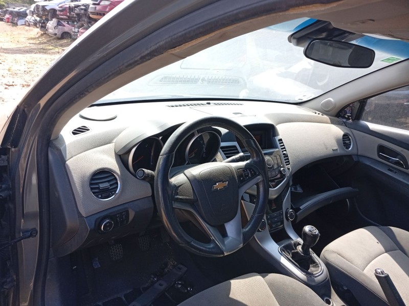 Recambio de caja reles / fusibles para chevrolet cruze (j300) 2.0 cdi referencia OEM IAM 96982038  