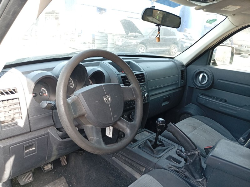 Recambio de caja reles / fusibles para dodge nitro 2.8 crd referencia OEM IAM 56049721AQ  