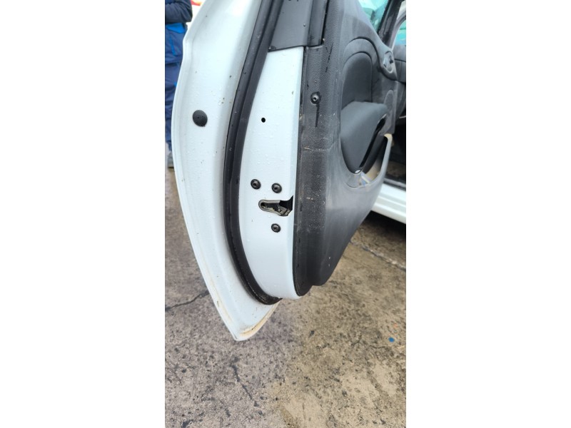 Recambio de cerradura puerta delantera izquierda para opel adam (m13) 1.4 referencia OEM IAM 13579522  