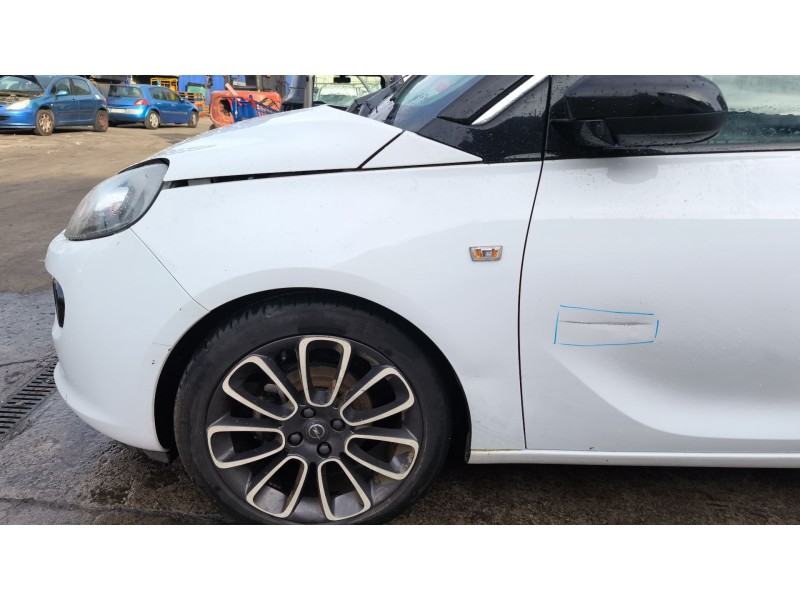 Recambio de aleta delantera izquierda para opel adam (m13) 1.4 referencia OEM IAM 13357544  