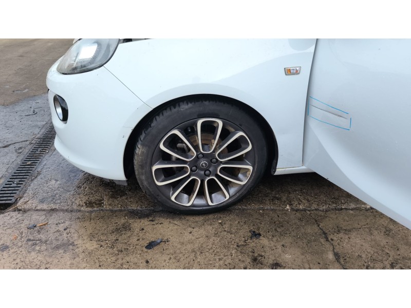 Recambio de mangueta delantera izquierda para opel adam (m13) 1.4 referencia OEM IAM 13388767  