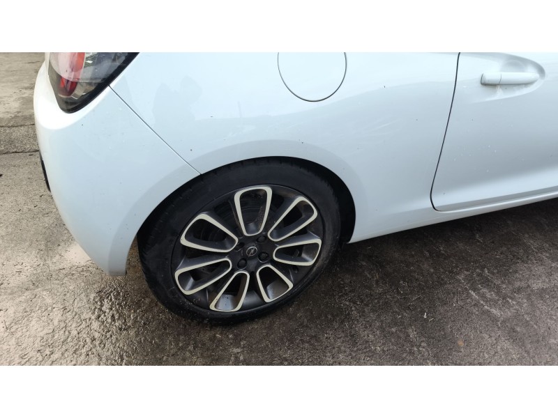 Recambio de paso de rueda trasero derecho para opel adam (m13) 1.4 referencia OEM IAM 13355880 13401023 