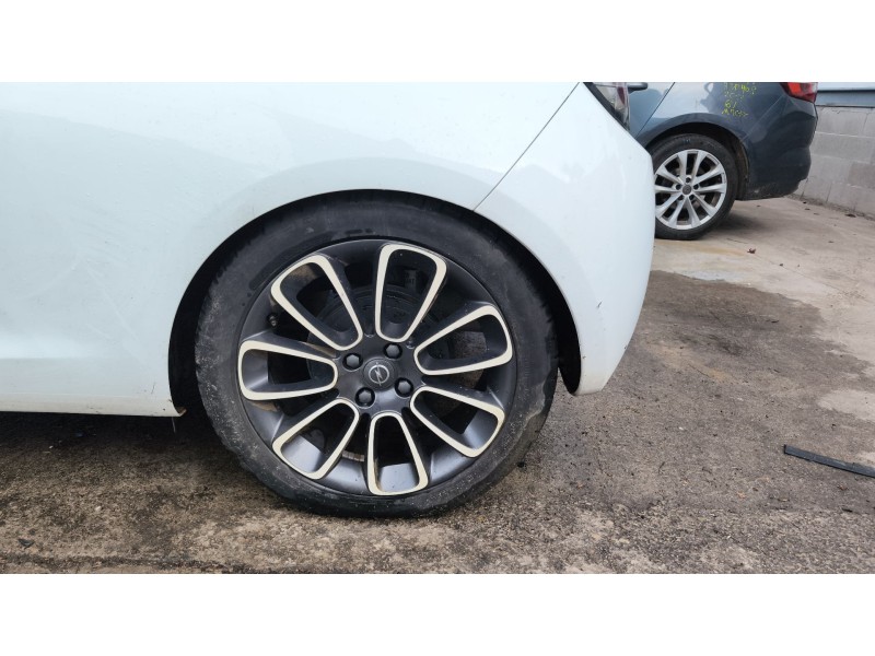Recambio de paso de rueda trasero izquierdo para opel adam (m13) 1.4 referencia OEM IAM 13355879 13401022 