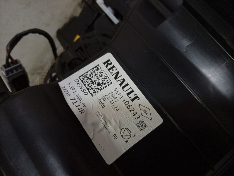 Recambio de calefaccion entera normal para renault captur ii (hf_) tce 160 (hfn1) referencia OEM IAM 272107144R  