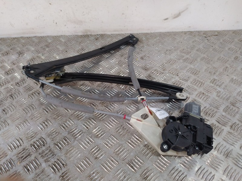 Recambio de elevalunas delantero derecho para volkswagen polo v (6r1, 6c1) 1.4 tdi referencia OEM IAM 0130822531  