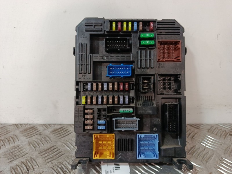 Recambio de caja reles / fusibles para citroën c3 iii (sx) 1.2 puretech 82 referencia OEM IAM 984514128000  