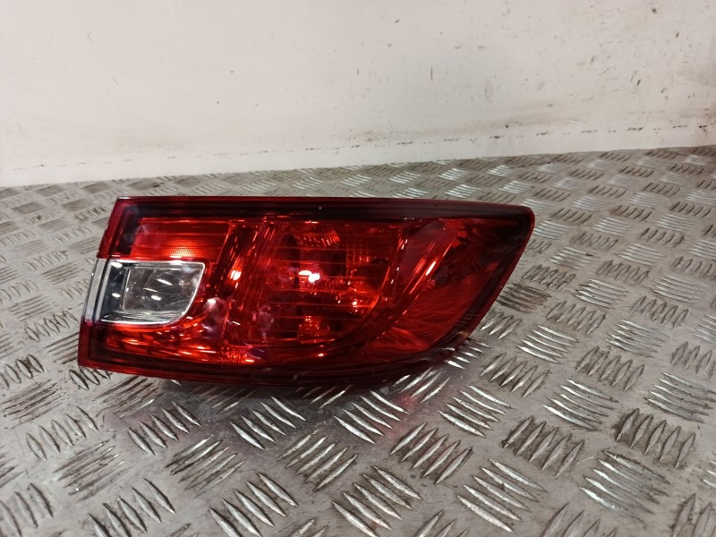 Recambio de piloto trasero derecho para renault clio iv (bh_) 0.9 tce 90 referencia OEM IAM 265502631R  