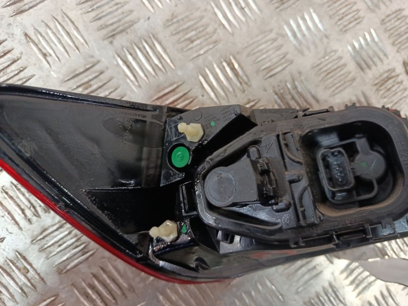 Recambio de piloto trasero derecho para renault clio iv (bh_) 0.9 tce 90 referencia OEM IAM 265502631R  