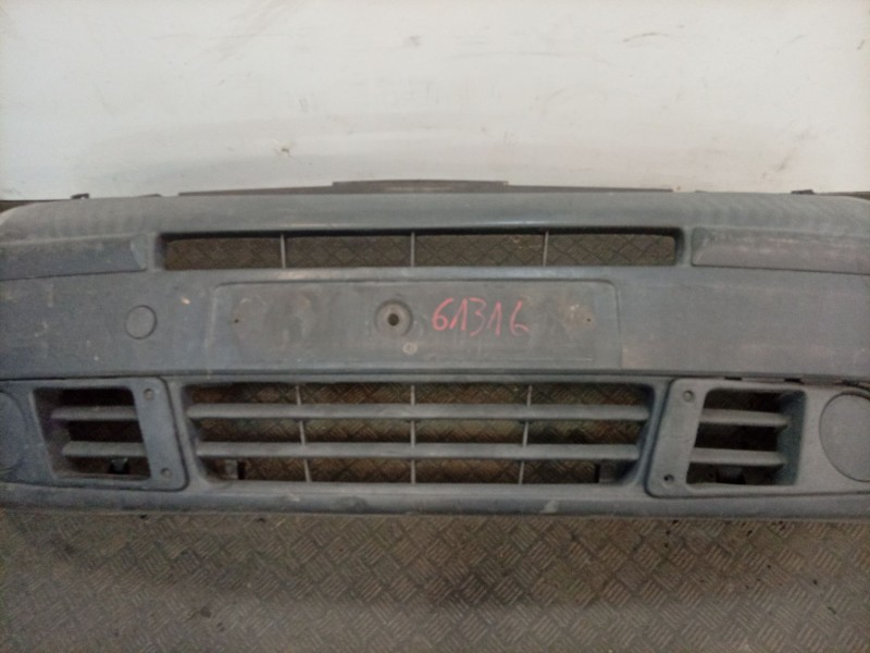 Recambio de paragolpes delantero para renault trafic ii autobús (jl) 2.5 dci 135 (jl0d) referencia OEM IAM 8200200609  