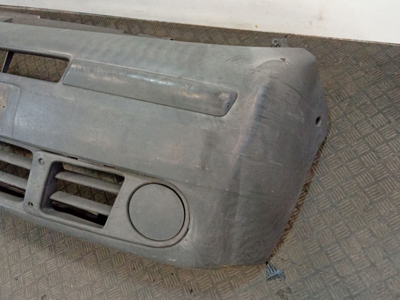 Recambio de paragolpes delantero para renault trafic ii autobús (jl) 2.5 dci 135 (jl0d) referencia OEM IAM 8200200609  