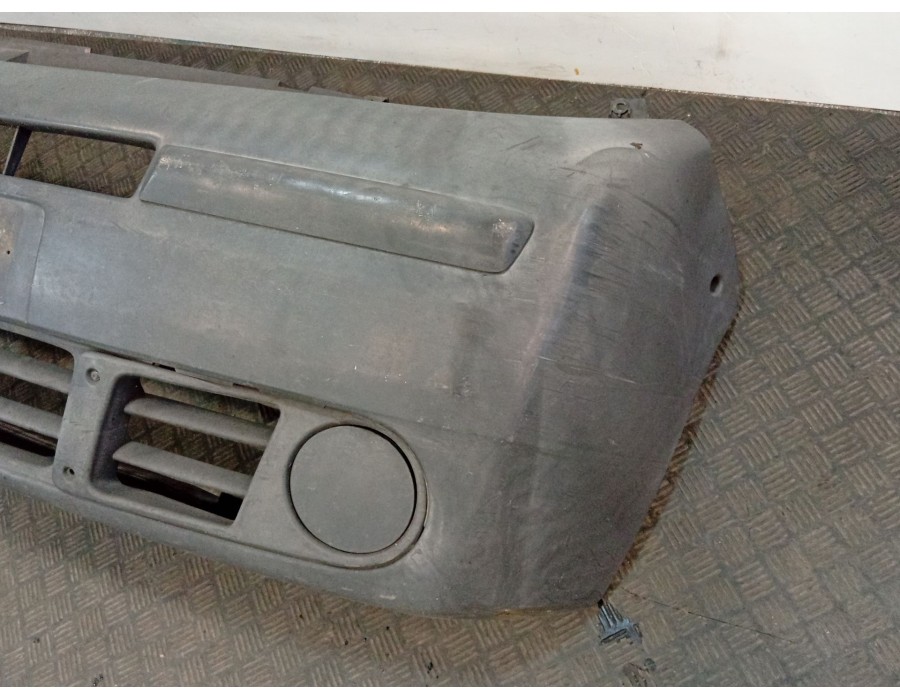 Recambio de paragolpes delantero para renault trafic ii autobús (jl) 2.5 dci 135 (jl0d) referencia OEM IAM 8200200609  