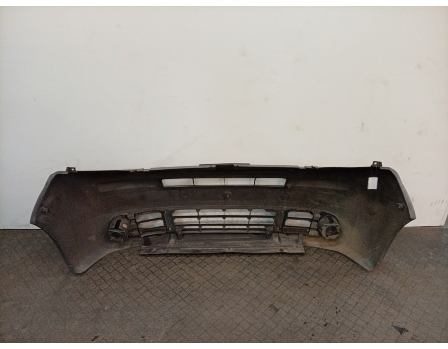 Recambio de paragolpes delantero para renault trafic ii autobús (jl) 2.5 dci 135 (jl0d) referencia OEM IAM 8200200609  