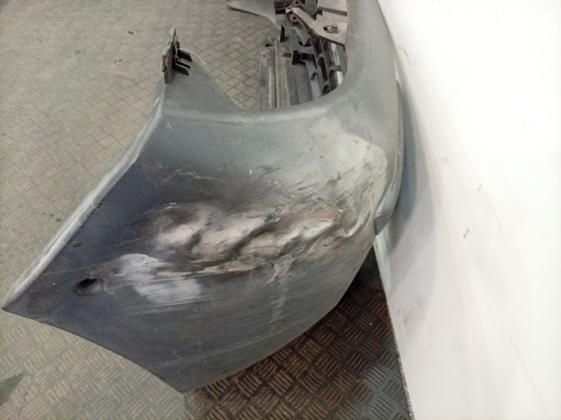 Recambio de paragolpes delantero para renault trafic ii autobús (jl) 2.5 dci 135 (jl0d) referencia OEM IAM 8200200609  