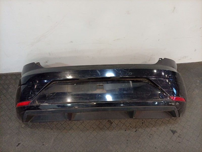 Recambio de paragolpes trasero para seat leon (5f1) 1.2 tsi referencia OEM IAM 5F0807421  