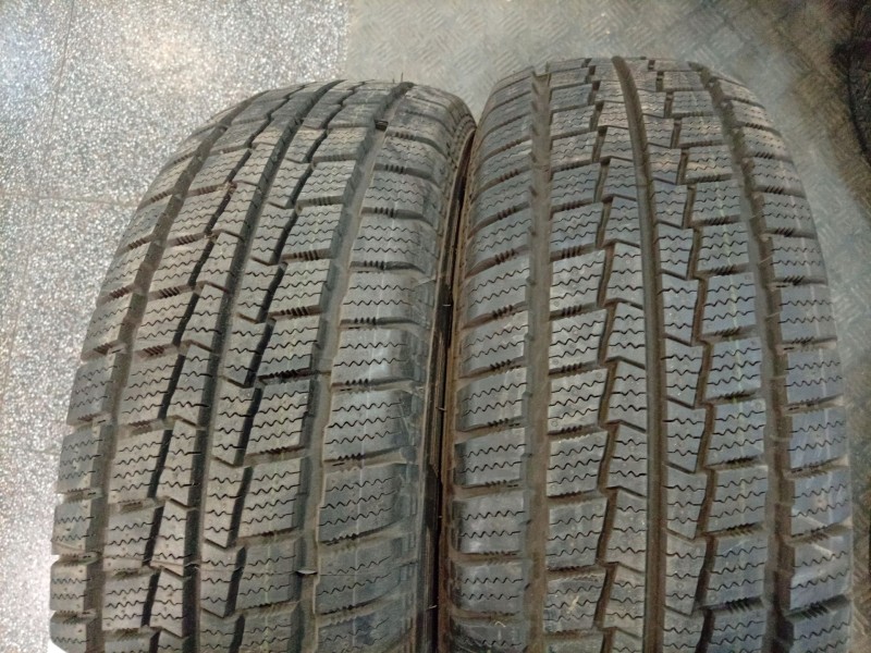 Recambio de neumatico pareja para neumatico neumatico ocasion referencia OEM IAM 205/75/R16 107/105T HANKOOK 