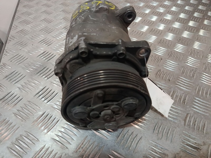 Recambio de compresor aire acondicionado para volkswagen golf iv (1j1) 1.9 tdi referencia OEM IAM 1J0820803F  