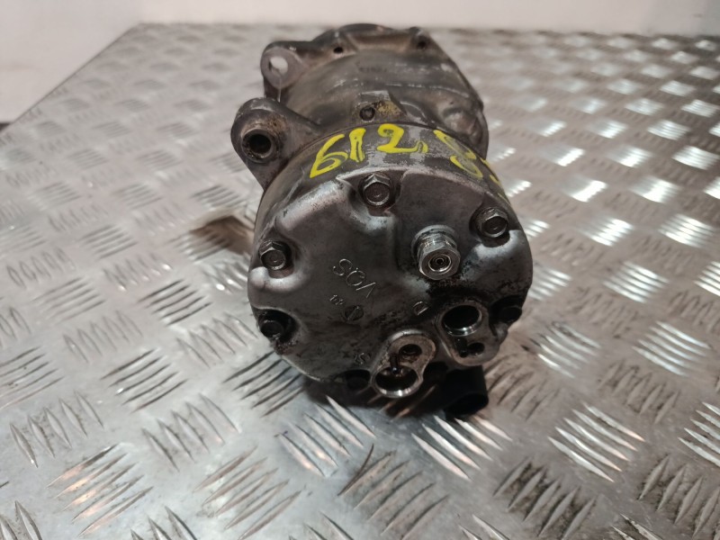 Recambio de compresor aire acondicionado para volkswagen golf iv (1j1) 1.9 tdi referencia OEM IAM 1J0820803F  