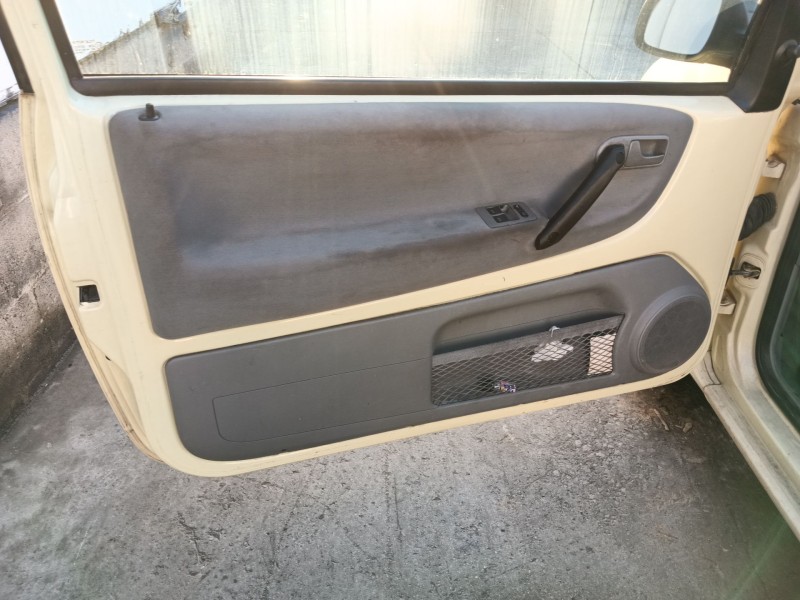 seat arosa (6h1) del año 2002