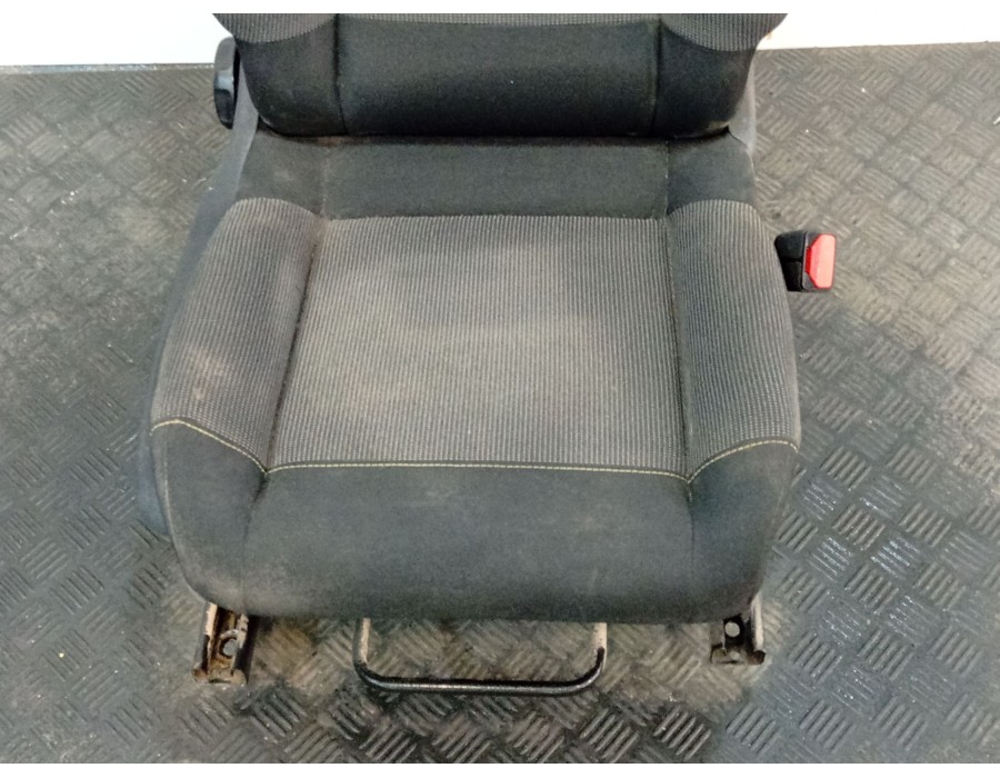 Recambio de asiento delantero derecho para citroën c3 iii (sx) 1.2 puretech 82 referencia OEM IAM 9813461080  