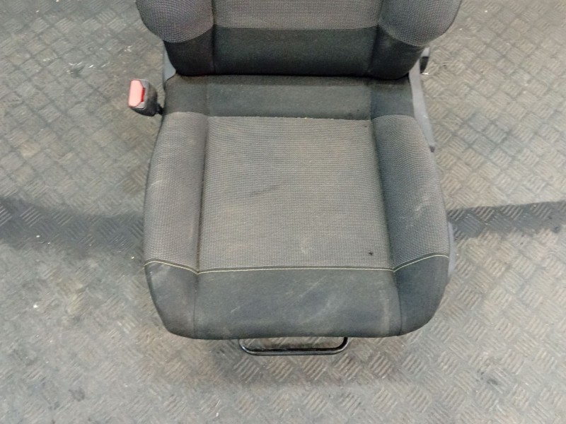 Recambio de asiento delantero izquierdo para citroën c3 iii (sx) 1.2 puretech 82 referencia OEM IAM 1622822780  