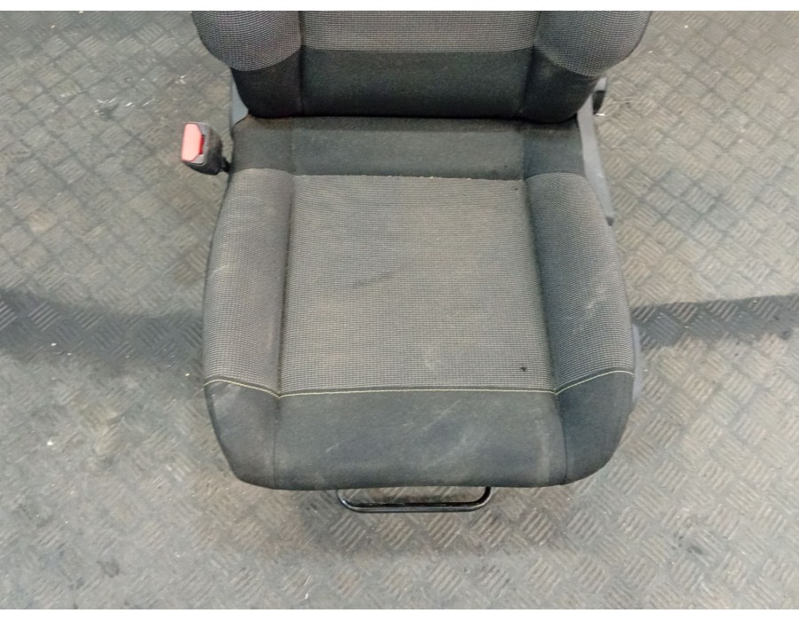 Recambio de asiento delantero izquierdo para citroën c3 iii (sx) 1.2 puretech 82 referencia OEM IAM 1622822780  