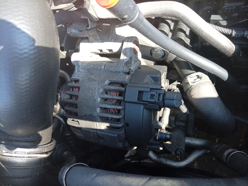 Recambio de alternador para volkswagen golf v variant (1k5) 1.9 tdi referencia OEM IAM 06F903023F / 06F903023FX  