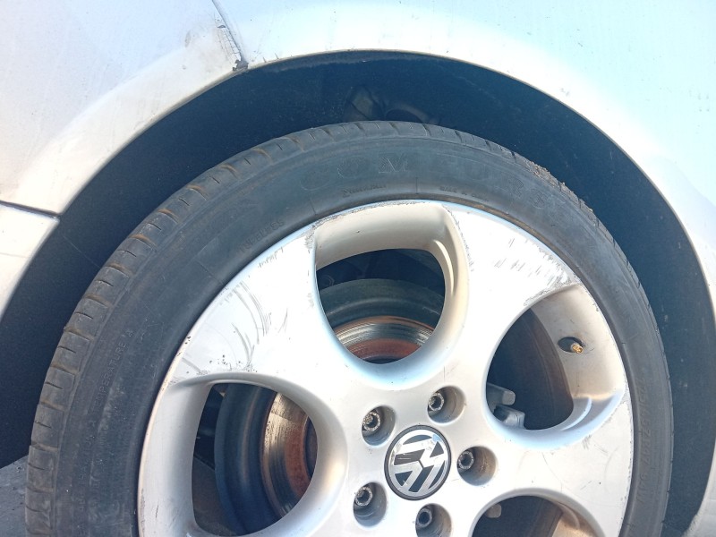Recambio de paso de rueda trasero derecho para volkswagen golf v variant (1k5) 1.9 tdi referencia OEM IAM 1K0810972G  