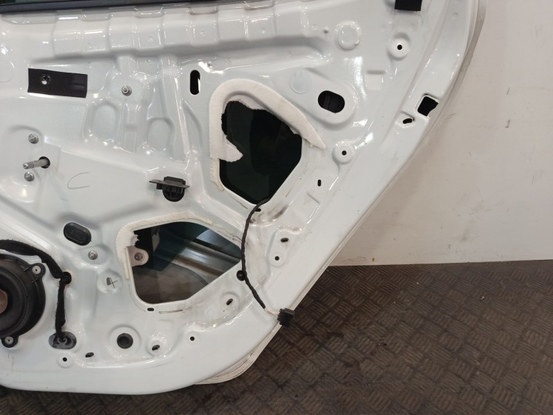 Recambio de puerta trasera derecha para renault clio iv (bh_) 0.9 tce 90 referencia OEM IAM 821008626R  