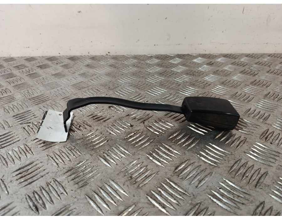 Recambio de enganche cinturon delantero izquierdo para seat altea xl (5p5, 5p8) 1.6 tdi referencia OEM IAM 5P0857755JQVZ  