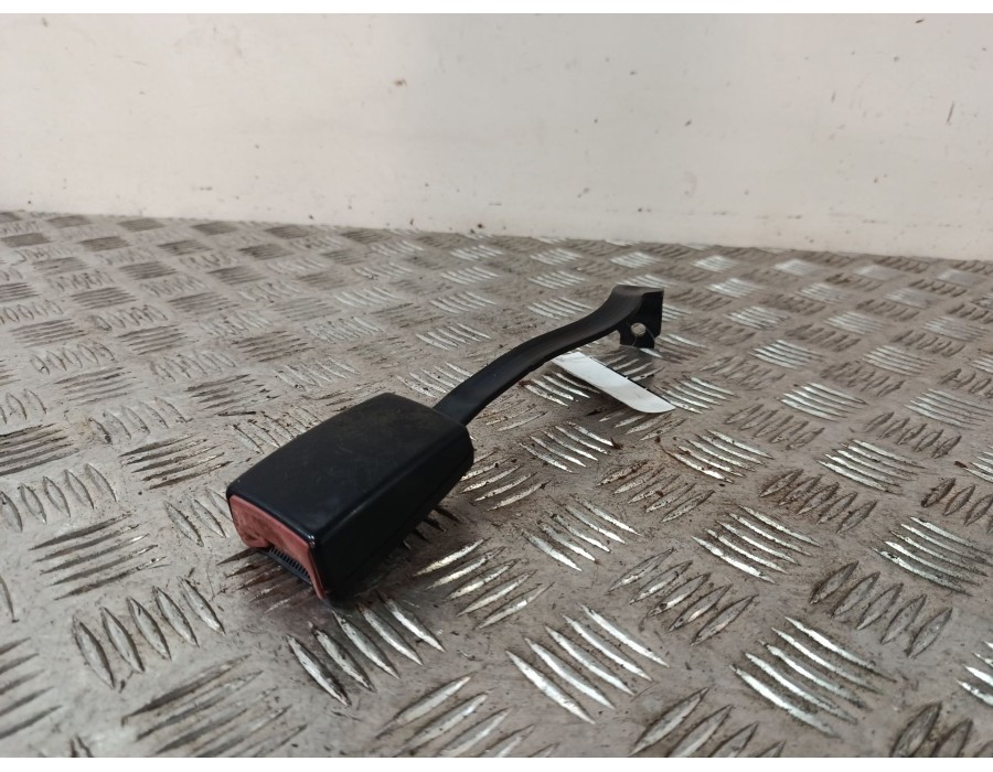 Recambio de enganche cinturon delantero izquierdo para seat altea xl (5p5, 5p8) 1.6 tdi referencia OEM IAM 5P0857755JQVZ  
