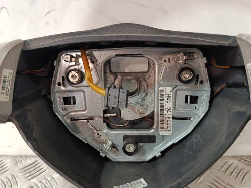 Recambio de volante para opel astra h (a04) 1.7 cdti (l48) referencia OEM IAM 13234176SBM  