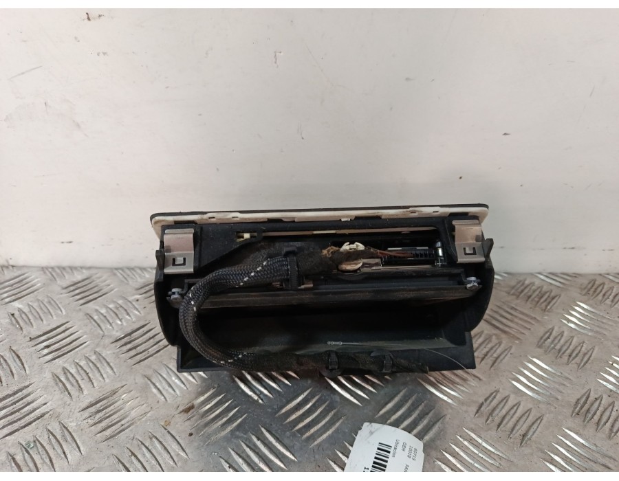 Recambio de pantalla / mando multifuncion para audi a1 (8x1, 8xk) 1.6 tdi referencia OEM IAM 8X0857273B  
