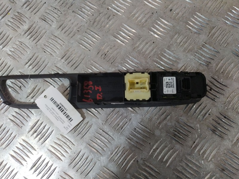 Recambio de mando elevalunas delantero izquierdo para renault clio iv (bh_) 0.9 tce 90 referencia OEM IAM 254112588R  