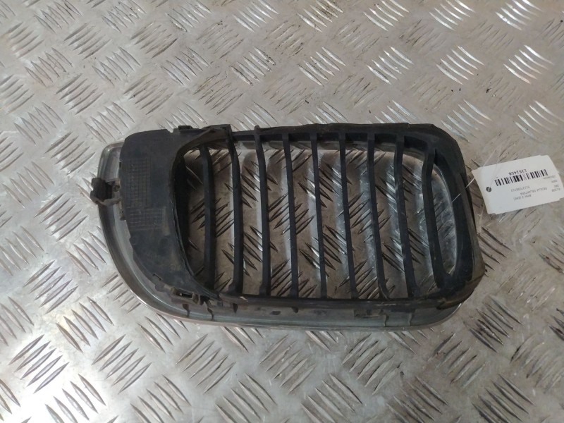 Recambio de rejilla delantera para bmw 3 (e46) 320 d referencia OEM IAM 51137056313  