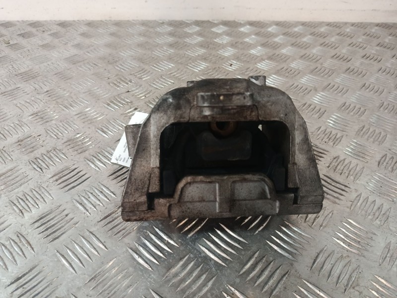 Recambio de soporte motor para volkswagen golf iv (1j1) 1.9 tdi referencia OEM IAM 1J0199262BF  