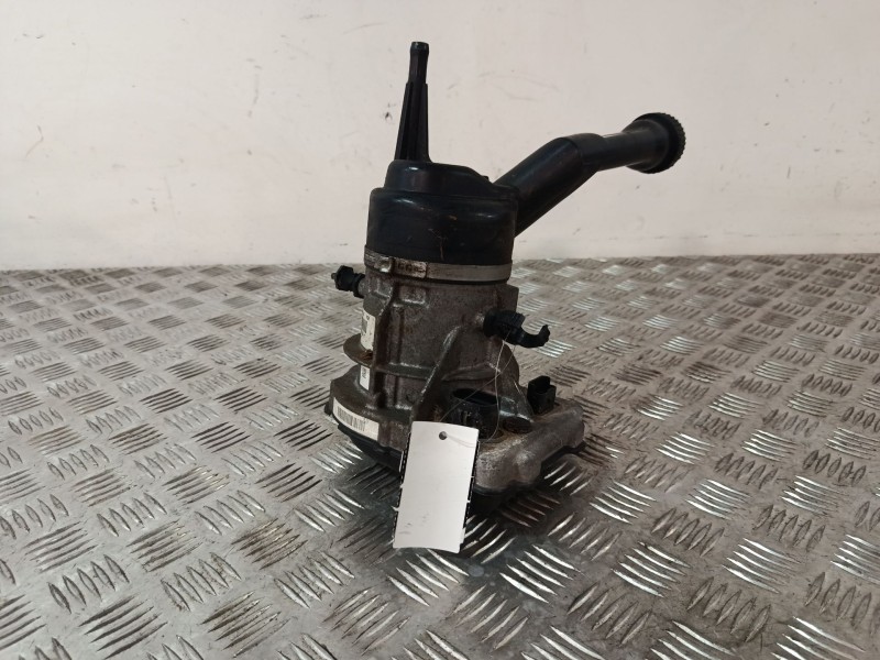 Recambio de bomba direccion para peugeot 308 sw referencia OEM IAM 9684979180  