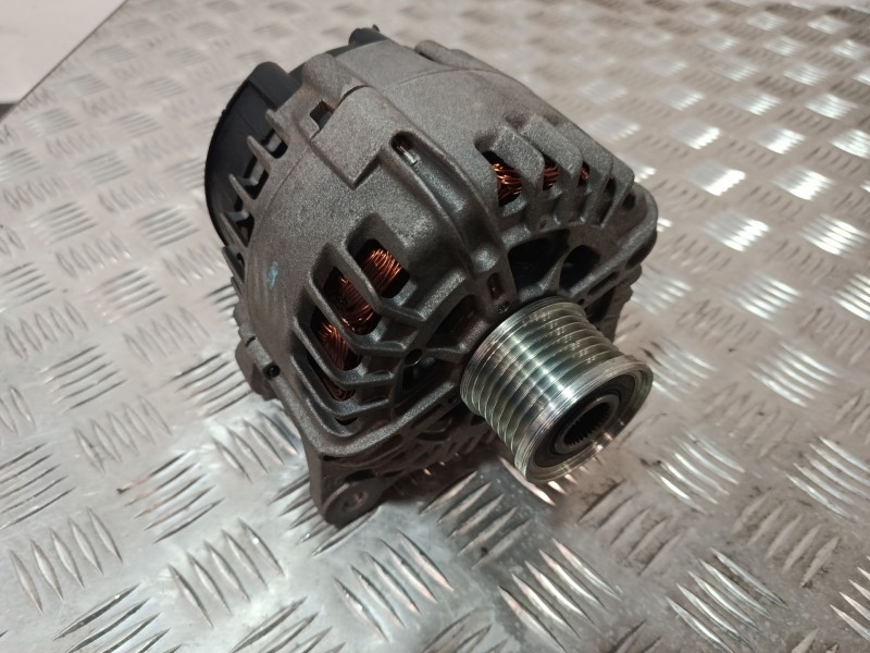 Recambio de alternador para renault trafic ii furgoneta (fl) 1.9 dci 100 (fl0c) referencia OEM IAM 8200404459D  