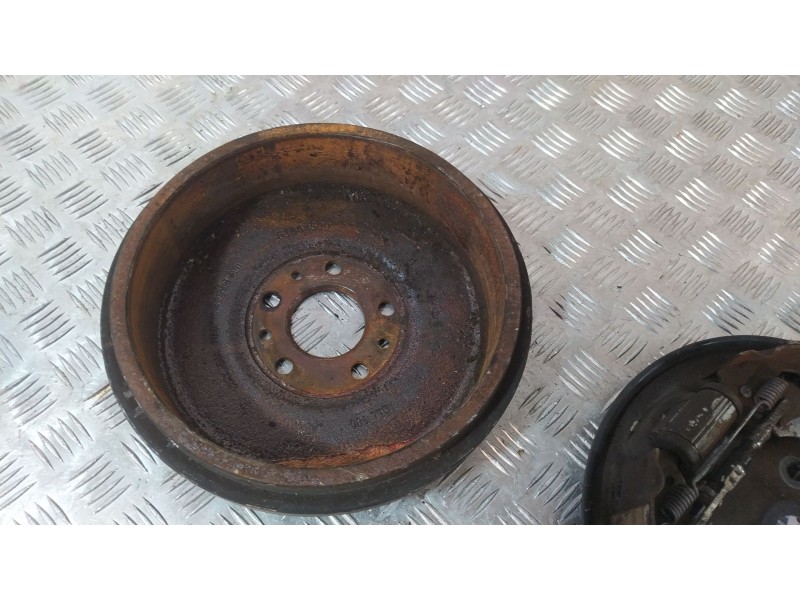 Recambio de tambor freno trasero izquierdo para opel combo d 1.6 16v cdti referencia OEM IAM 51864509  