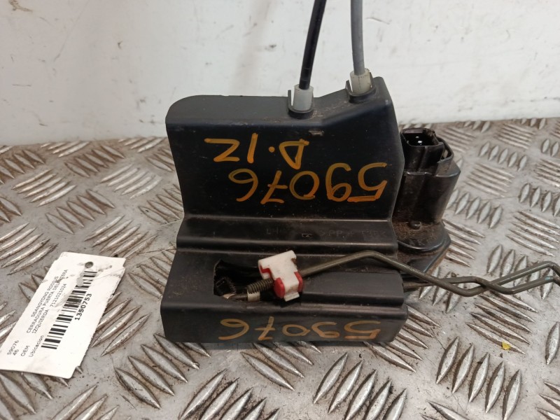 Recambio de cerradura puerta delantera izquierda para ssangyong rodius referencia OEM IAM 7121021024  