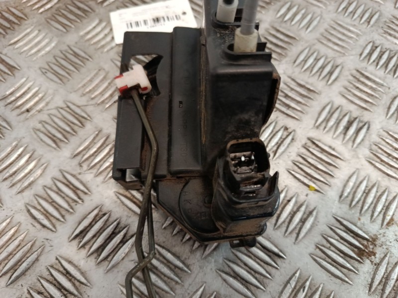 Recambio de cerradura puerta delantera izquierda para ssangyong rodius referencia OEM IAM 7121021024  
