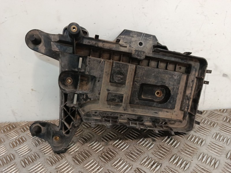 Recambio de soporte para seat leon (1p1) 2.0 tdi 16v referencia OEM IAM 1K0915333  
