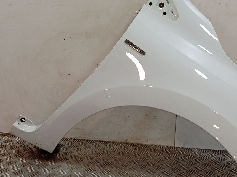 Recambio de aleta delantera derecha para renault clio iv (bh_) 0.9 tce 90 referencia OEM IAM 631002841R  