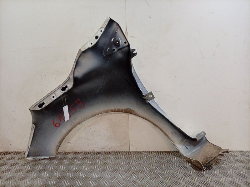 Recambio de aleta delantera derecha para renault clio iv (bh_) 0.9 tce 90 referencia OEM IAM 631002841R  