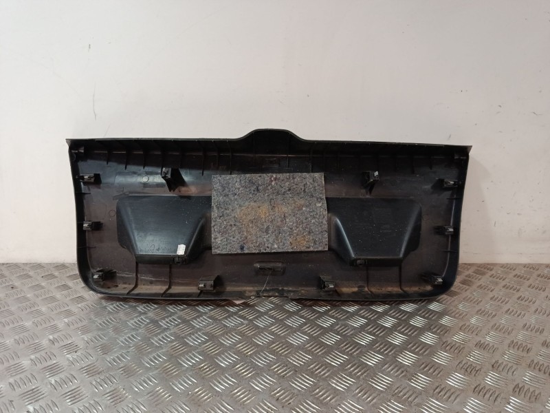 Recambio de guarnecido porton trasero para volkswagen polo v (6r1, 6c1) 1.4 tdi referencia OEM IAM 6R6867601A  
