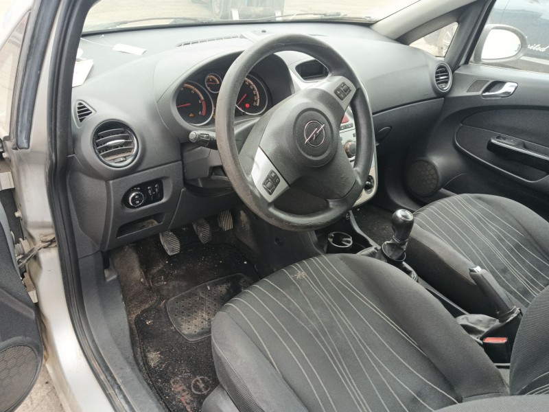 opel corsa d (s07) del año 2010
