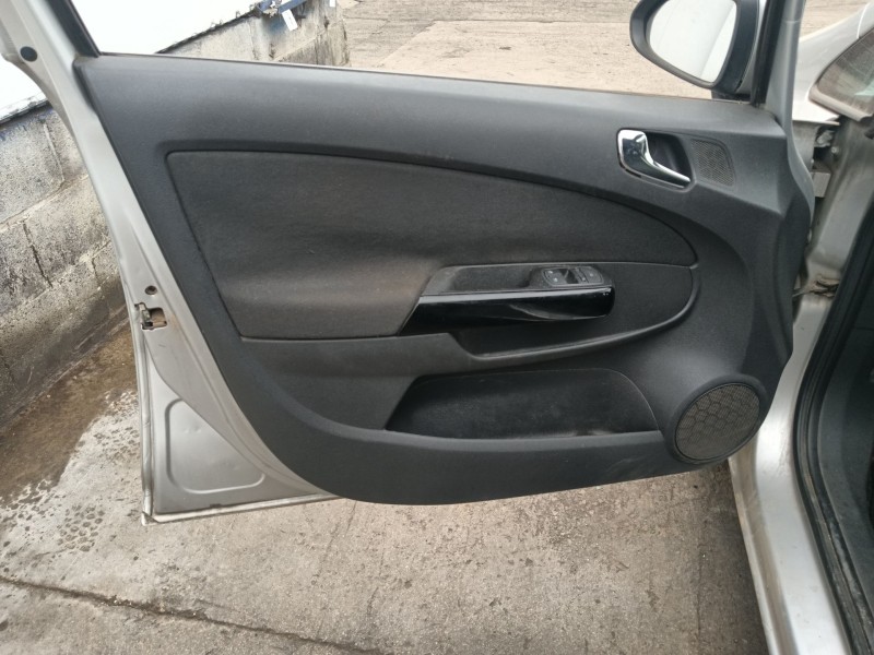 opel corsa d (s07) del año 2010