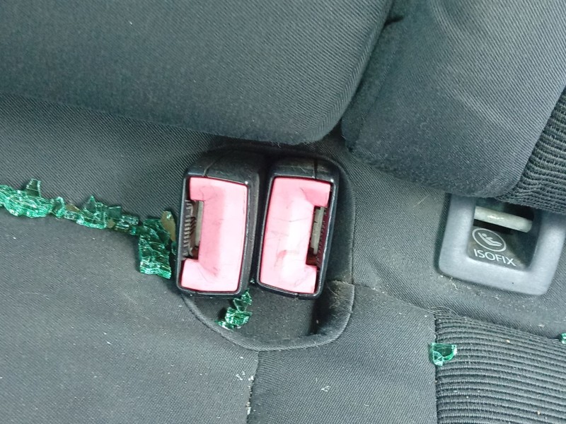 Recambio de enganche cinturon trasero izquierdo para volkswagen golf v (1k1) 1.9 tdi referencia OEM IAM   
