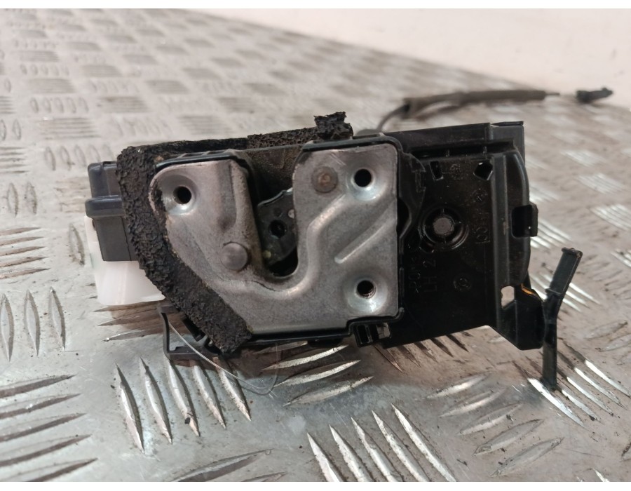 Recambio de cerradura puerta delantera izquierda para renault clio iv (bh_) 0.9 tce 90 referencia OEM IAM 80503000R  