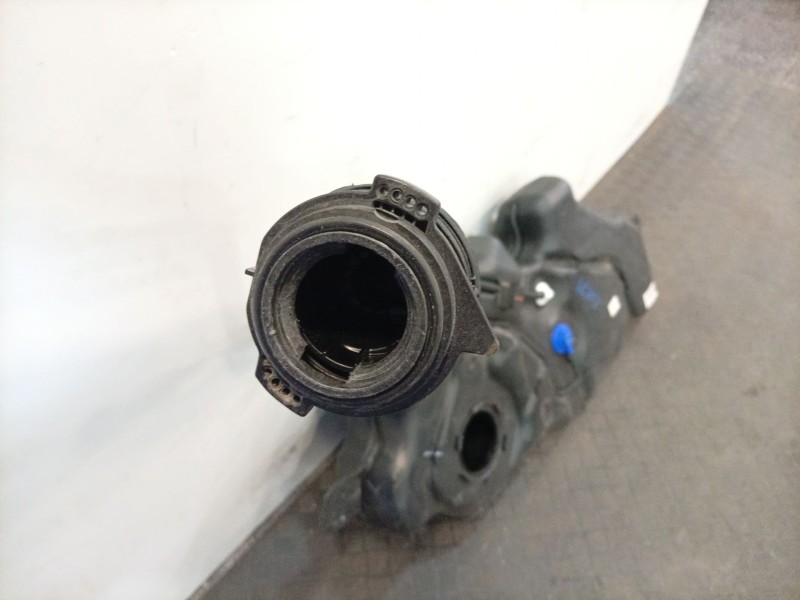 Recambio de deposito combustible para renault captur ii 1.3 tce referencia OEM IAM 2DU136793R 2DU136846R 172037446R